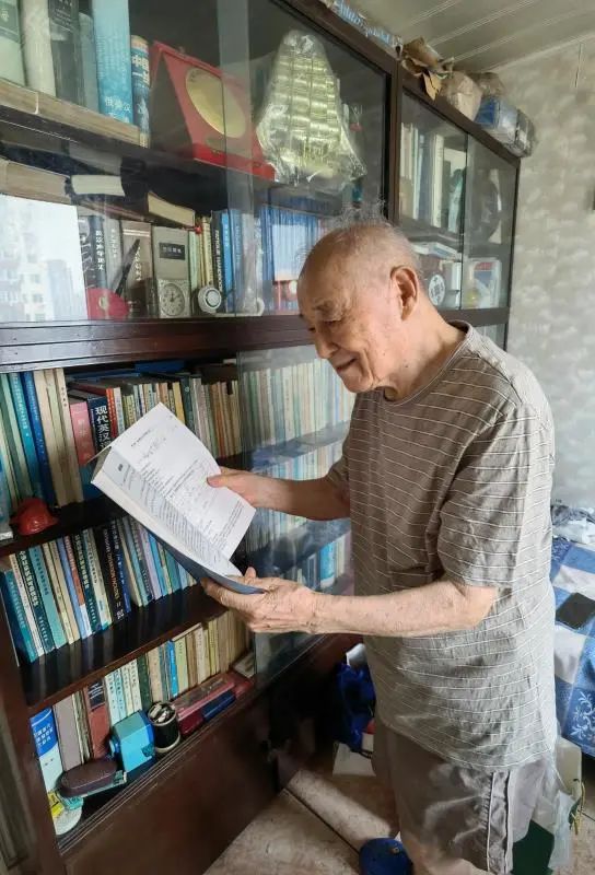 中国石油大学（北京）92岁老教授方华灿致2022级新生的一封信.jpeg