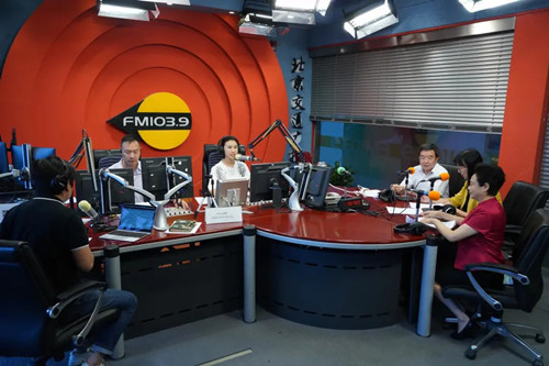 开学了，怎么办？市教委新闻发言人直播解答校园热点问题