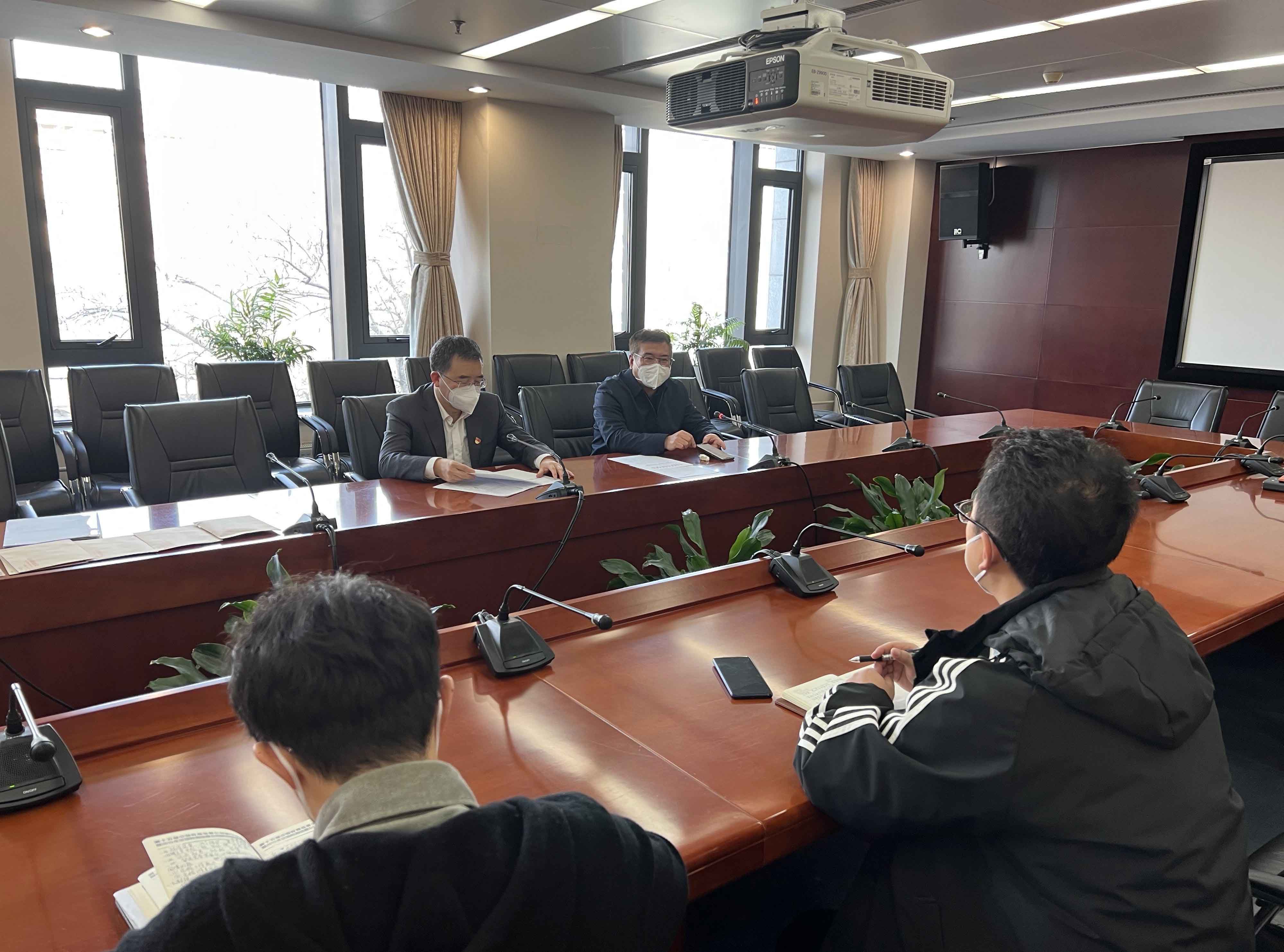 教育两委开展机关系统困难党员慰问活动