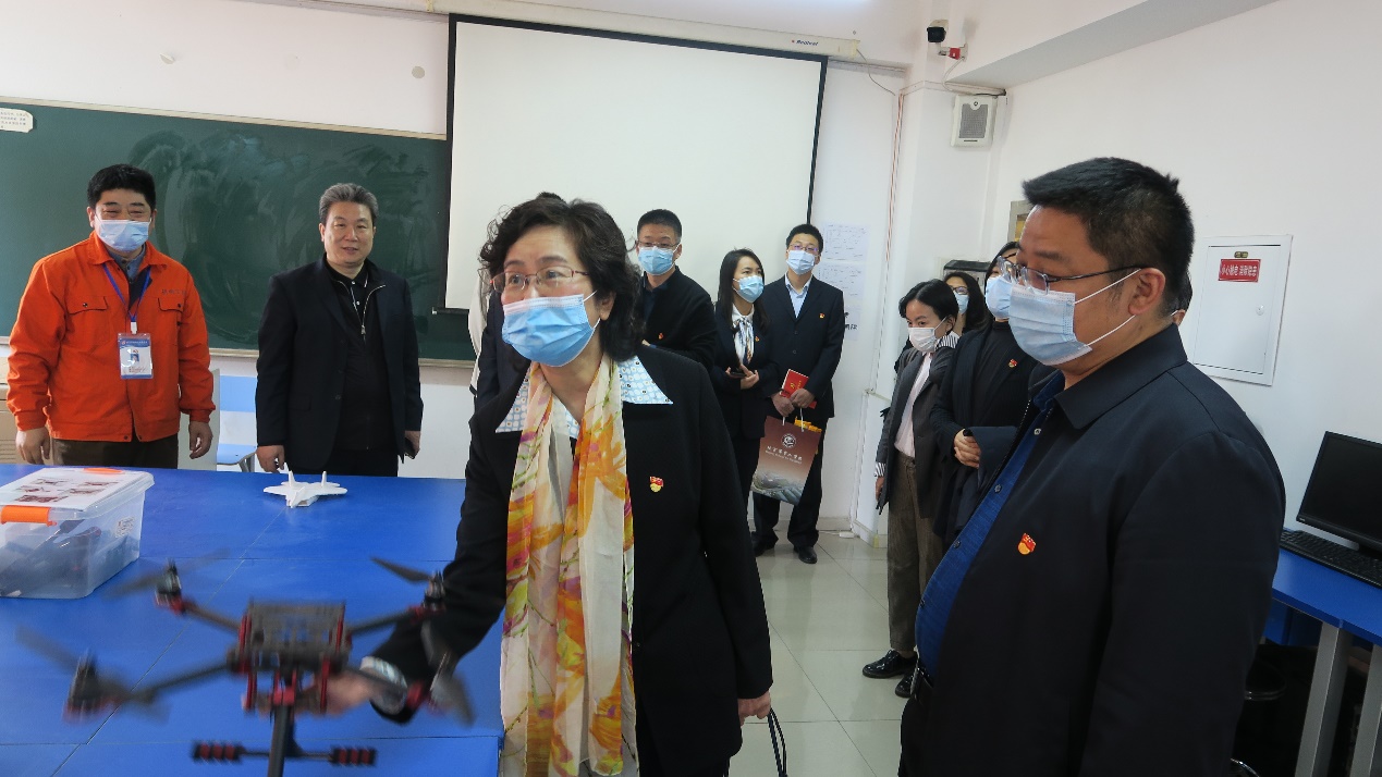 联学联评学党史,共聚共研促党建——北京市盲人学校与北京市自动化工程学校党史联学、党建共研主题党日活动