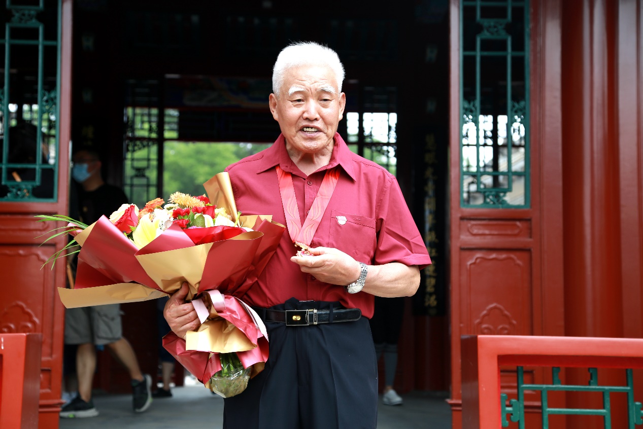 北京市教育技术设备中心党支部开展“永远跟党走“七一主题党日活动