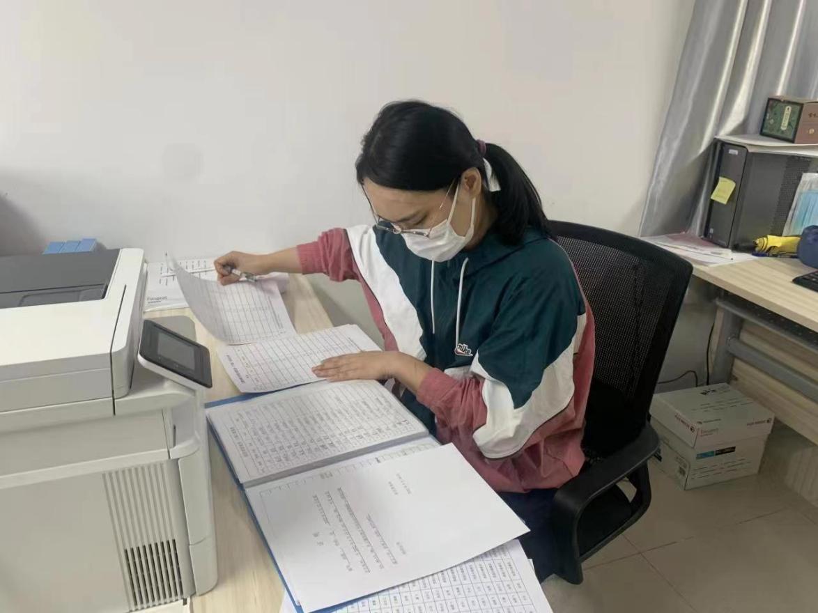 北京市国际教育交流中心党员下沉社区一线参与疫情防控