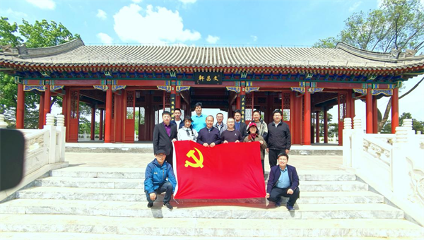 清风相伴   使命在肩.png