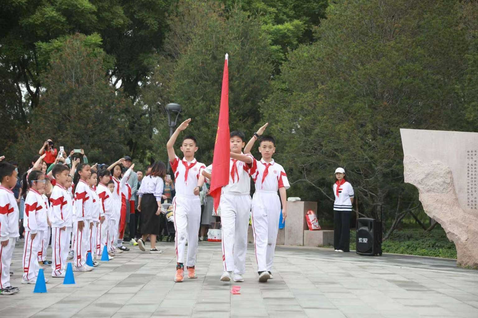 重实践蹲点促联学 强引领党建带队建.jpg