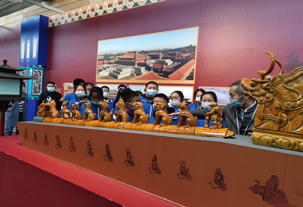 门头沟区初二年级学生走进首都博物馆.jpg 门头沟区初二年级学生走进首都博物馆.jpg