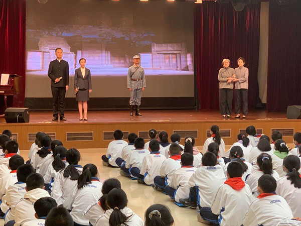 丰台区初一年级学生走进中国人民抗日战争纪念馆.jpg 丰台区初一年级学生走进中国人民抗日战争纪念馆.jpg