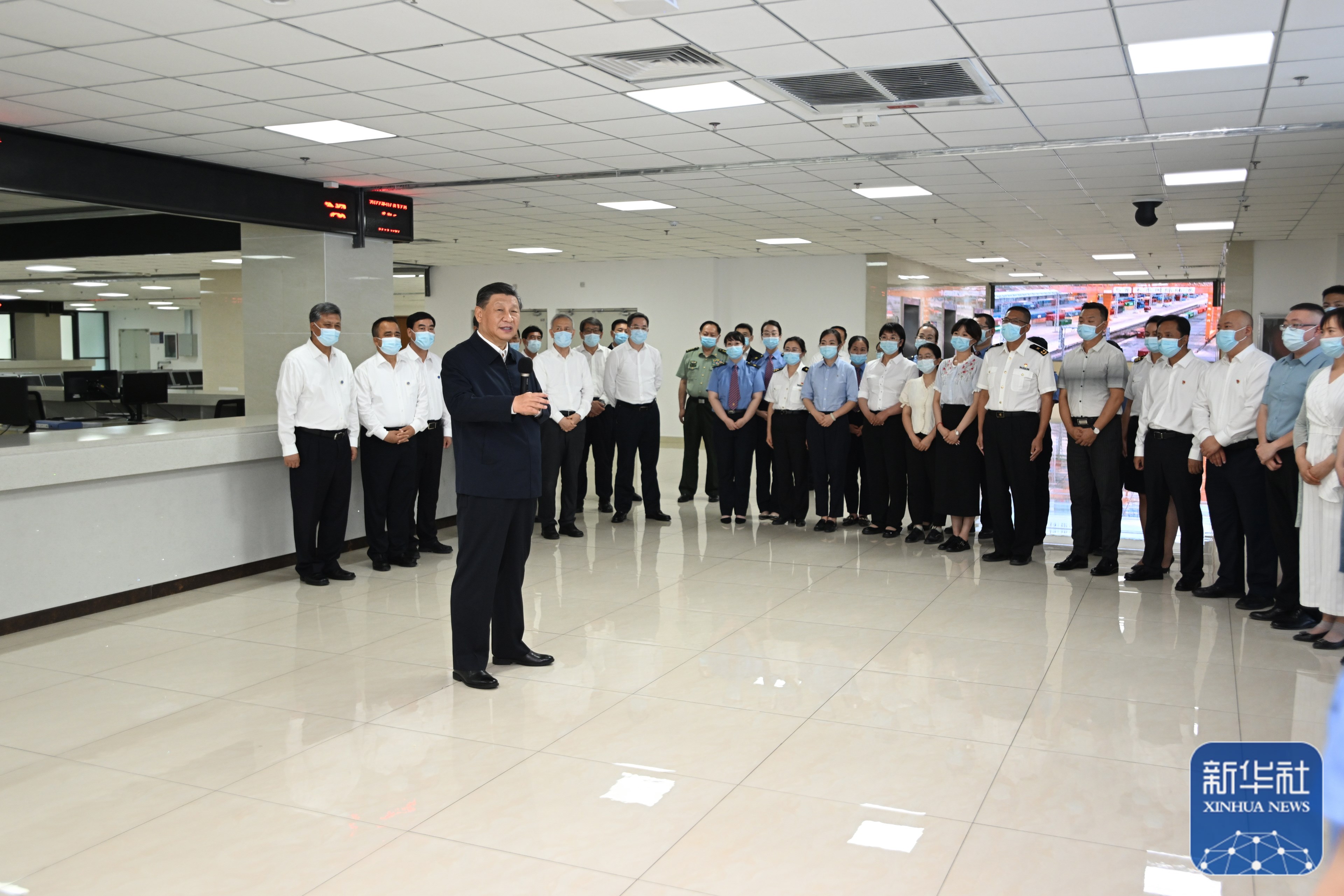 习近平在新疆考察