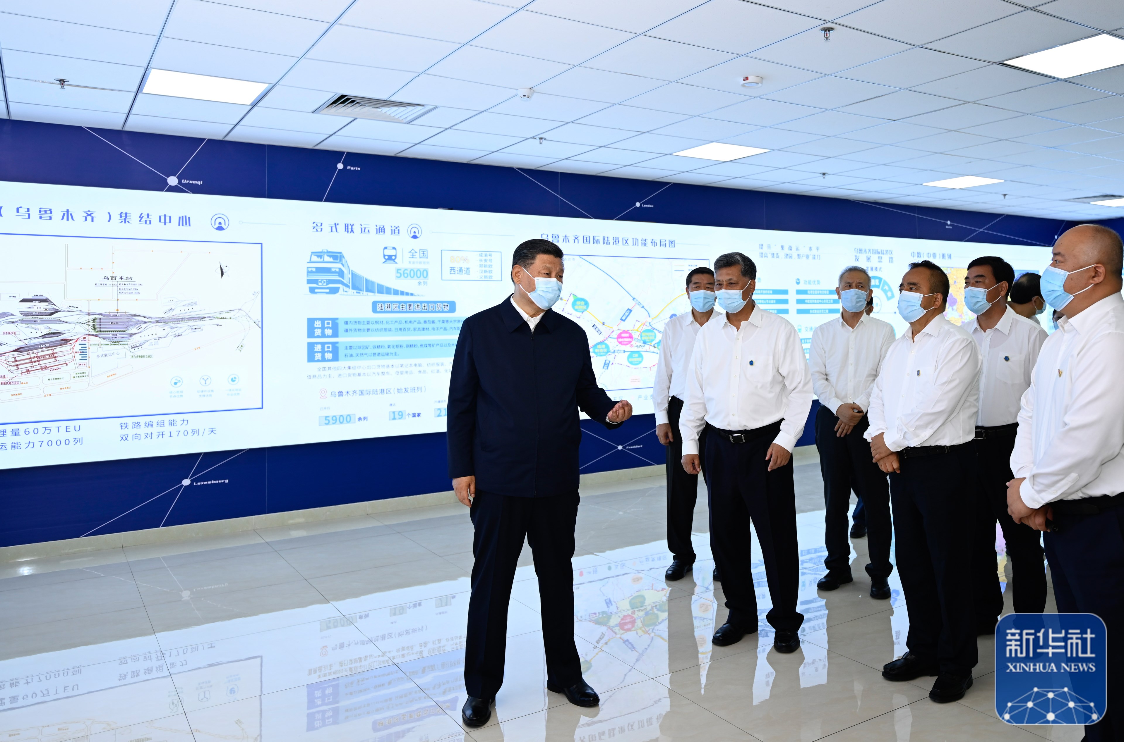 习近平在新疆考察