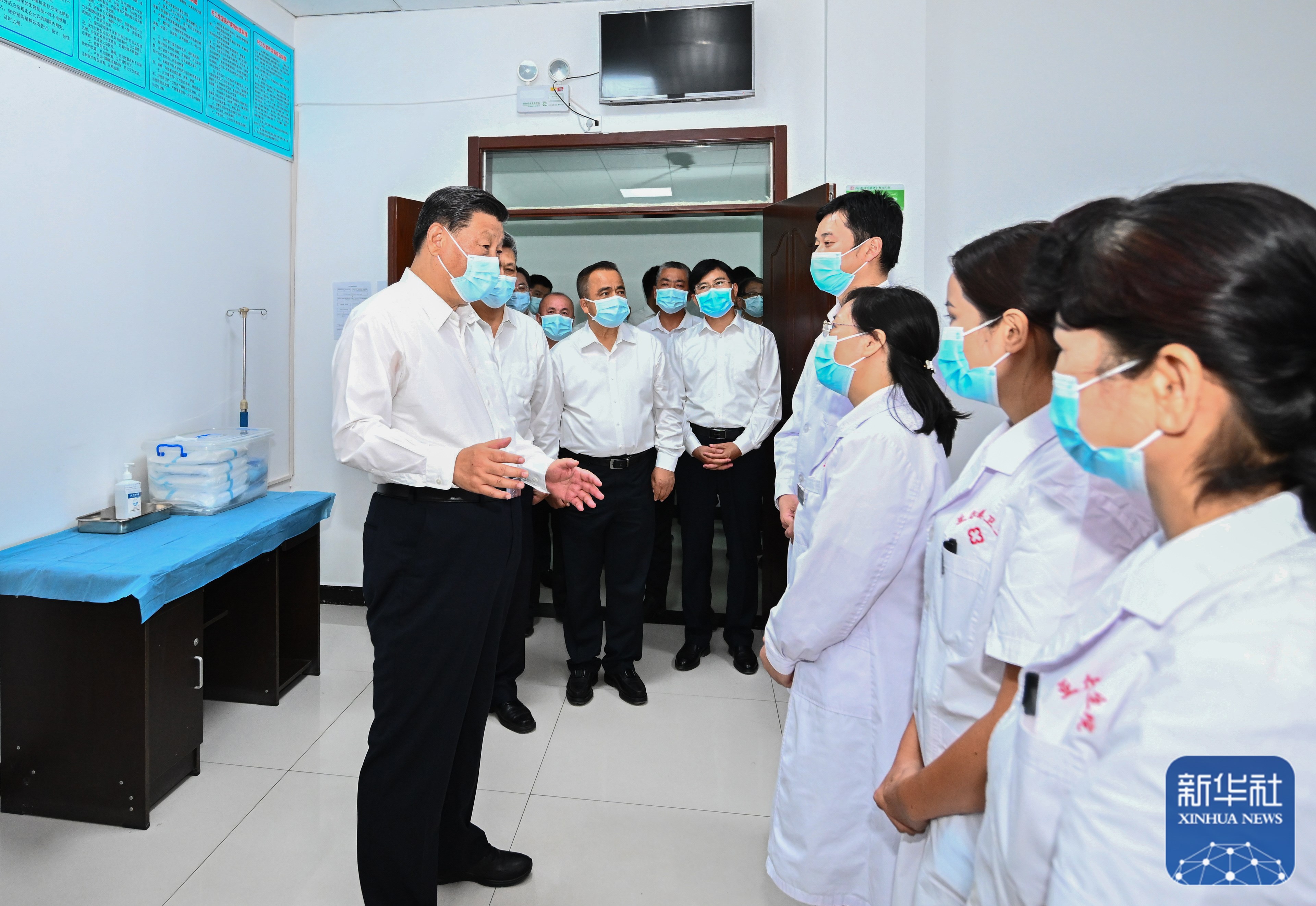 习近平在新疆考察