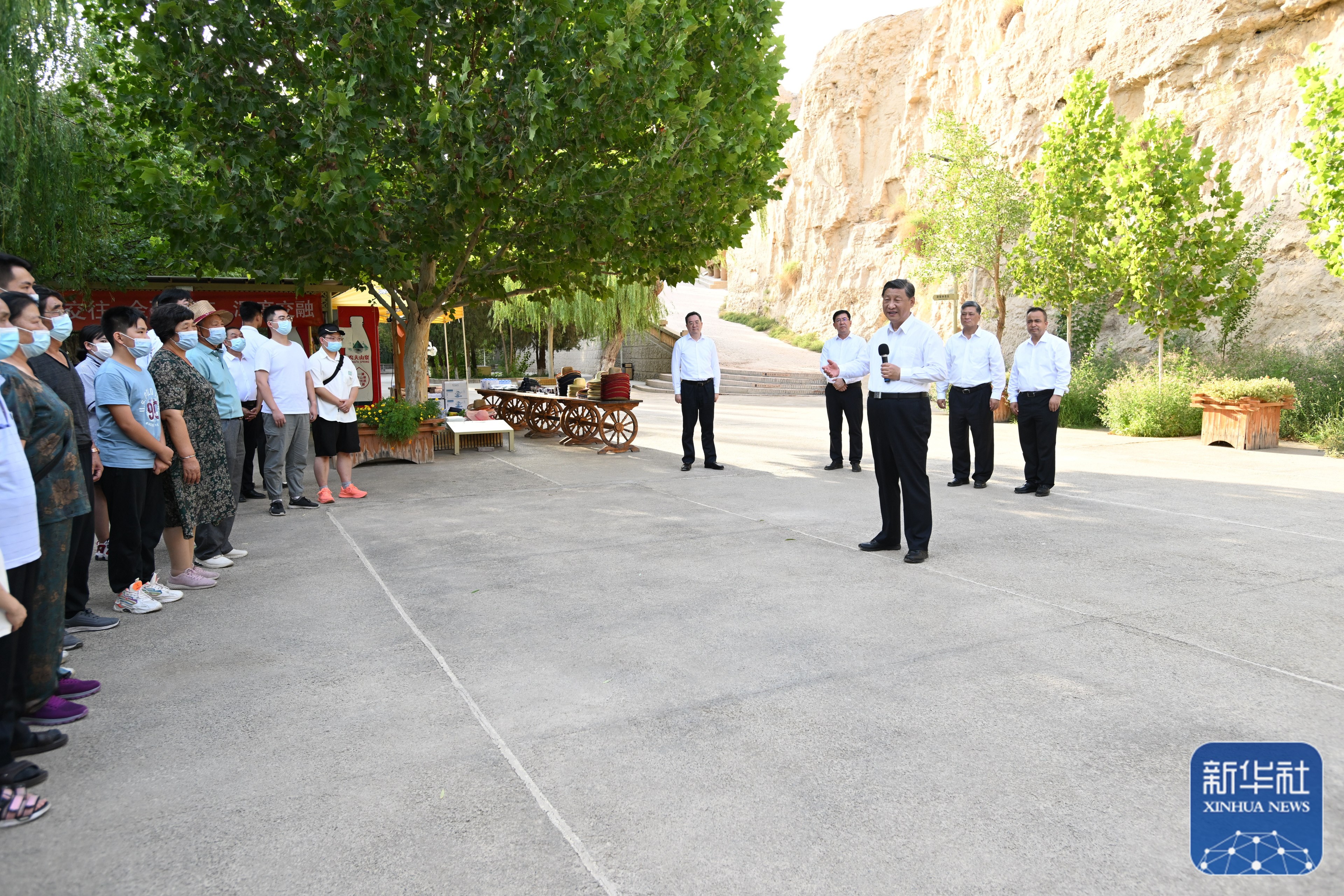 习近平在新疆考察