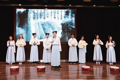 中外学生同台推广普通话.jpg p1_b.jpg