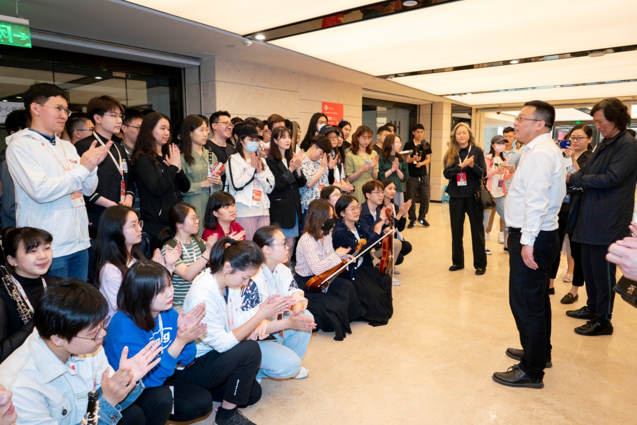 以美的姿态,献礼建党百年