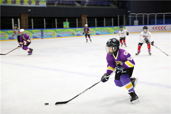 全国学校冰雪运动竞赛暨冰雪嘉年华活动 (5).jpg